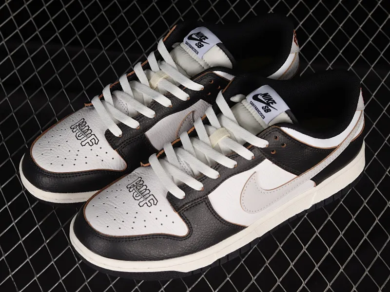 All Categories Nk SB Dunk Series Nk SB Dunk Low Low-top sneakers F version HUF x Nk SB Dunk Low "San Francisco" Black and white Panda joint model SB low-top sports and leisure sneakers FD8775-001